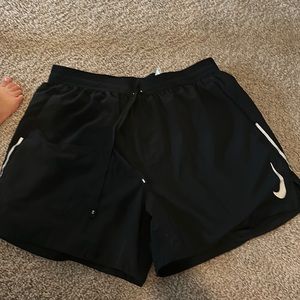 Men’s Nike running shorts 5” inseam